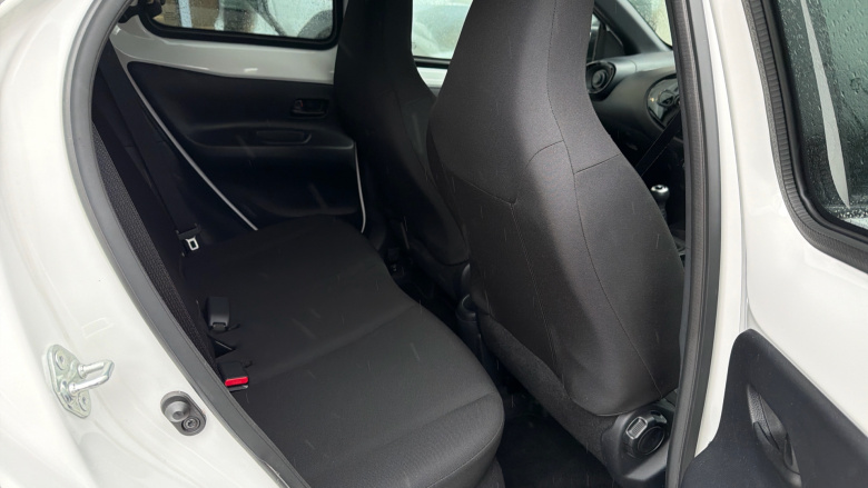 Toyota Aygo X 1.0 VVT-i Edge 5dr Petrol Hatchback